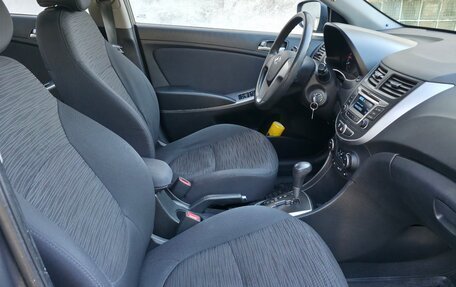 Hyundai Solaris II рестайлинг, 2016 год, 850 000 рублей, 3 фотография