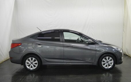 Hyundai Solaris II рестайлинг, 2016 год, 1 025 000 рублей, 4 фотография