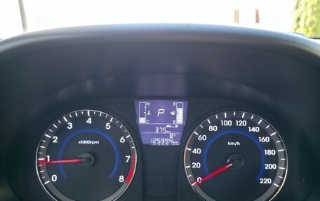 Hyundai Solaris II рестайлинг, 2016 год, 850 000 рублей, 2 фотография