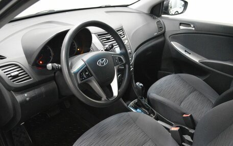 Hyundai Solaris II рестайлинг, 2016 год, 1 025 000 рублей, 10 фотография