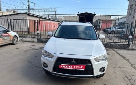 Mitsubishi Outlander III рестайлинг 3, 2010 год, 1 200 000 рублей, 3 фотография