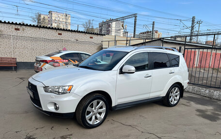 Mitsubishi Outlander III рестайлинг 3, 2010 год, 1 200 000 рублей, 2 фотография