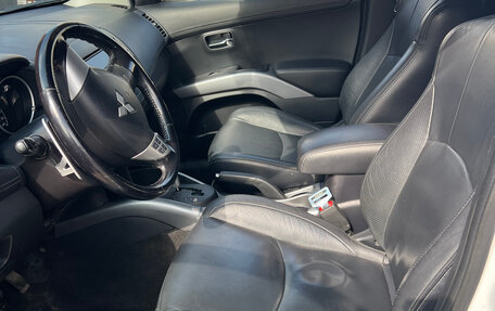 Mitsubishi Outlander III рестайлинг 3, 2010 год, 1 200 000 рублей, 6 фотография