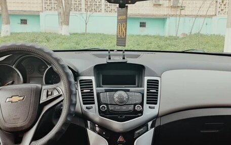 Chevrolet Cruze II, 2011 год, 600 000 рублей, 5 фотография