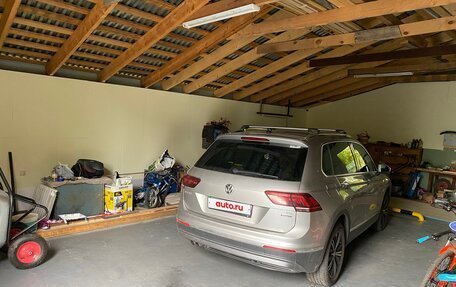 Volkswagen Tiguan II, 2017 год, 2 000 000 рублей, 2 фотография