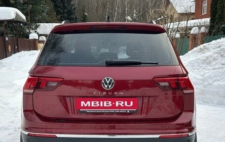 Volkswagen Tiguan II, 2021 год, 3 000 000 рублей, 4 фотография