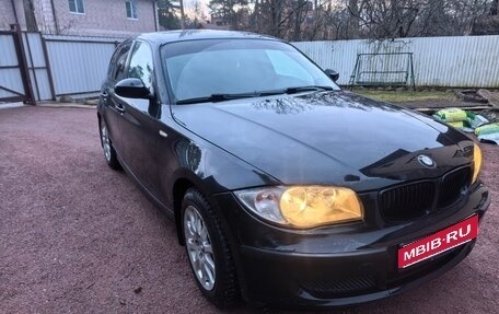 BMW 1 серия, 2009 год, 780 000 рублей, 1 фотография