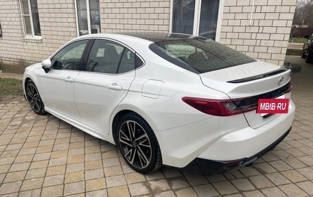 Toyota Camry, 2024 год, 3 650 000 рублей, 5 фотография