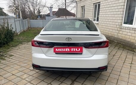 Toyota Camry, 2024 год, 3 650 000 рублей, 4 фотография