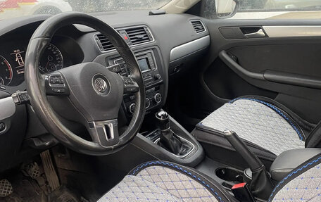 Volkswagen Jetta VI, 2013 год, 570 000 рублей, 3 фотография