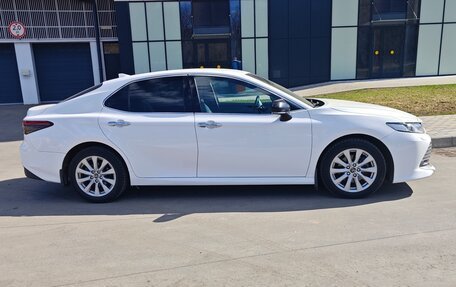 Toyota Camry, 2018 год, 2 300 000 рублей, 5 фотография