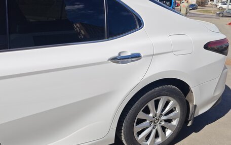 Toyota Camry, 2018 год, 2 300 000 рублей, 10 фотография