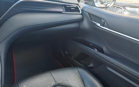 Toyota Camry, 2018 год, 2 300 000 рублей, 11 фотография