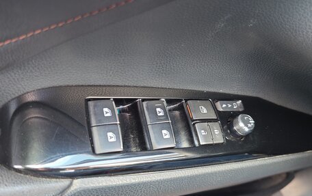 Toyota Camry, 2018 год, 2 300 000 рублей, 16 фотография