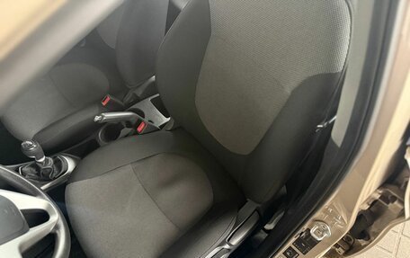 Hyundai Solaris II рестайлинг, 2011 год, 850 000 рублей, 18 фотография