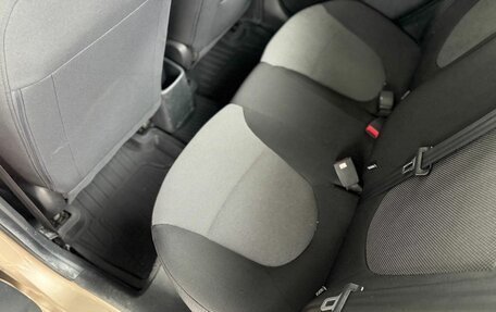 Hyundai Solaris II рестайлинг, 2011 год, 850 000 рублей, 20 фотография