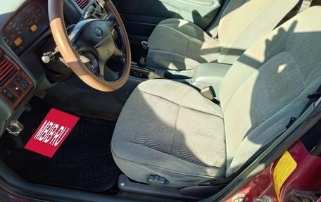 Toyota Avensis III рестайлинг, 1998 год, 240 000 рублей, 9 фотография