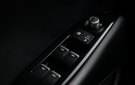 Mazda 6, 2018 год, 2 050 000 рублей, 16 фотография