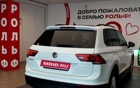 Volkswagen Tiguan II, 2019 год, 2 600 000 рублей, 4 фотография