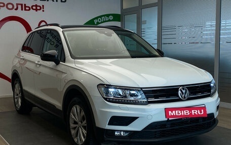 Volkswagen Tiguan II, 2019 год, 2 600 000 рублей, 3 фотография
