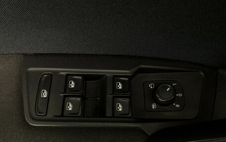 Volkswagen Tiguan II, 2019 год, 2 600 000 рублей, 17 фотография