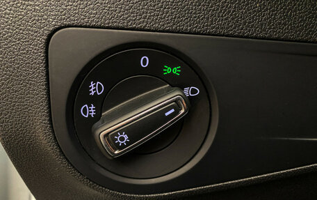 Volkswagen Tiguan II, 2019 год, 2 600 000 рублей, 19 фотография