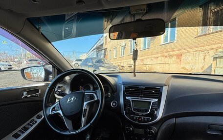 Hyundai Solaris II рестайлинг, 2011 год, 990 000 рублей, 7 фотография