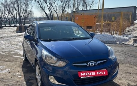 Hyundai Solaris II рестайлинг, 2011 год, 990 000 рублей, 2 фотография