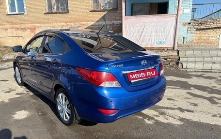 Hyundai Solaris II рестайлинг, 2011 год, 990 000 рублей, 3 фотография