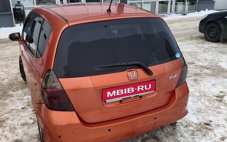 Honda Fit III, 2006 год, 390 000 рублей, 2 фотография