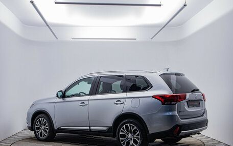 Mitsubishi Outlander III рестайлинг 3, 2017 год, 2 070 000 рублей, 7 фотография