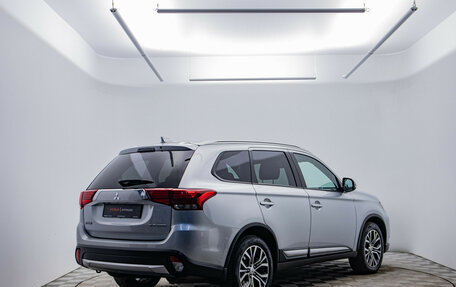 Mitsubishi Outlander III рестайлинг 3, 2017 год, 2 070 000 рублей, 5 фотография