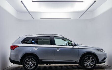 Mitsubishi Outlander III рестайлинг 3, 2017 год, 2 070 000 рублей, 4 фотография