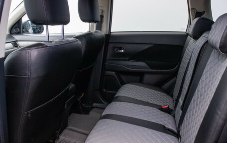 Mitsubishi Outlander III рестайлинг 3, 2017 год, 2 070 000 рублей, 11 фотография