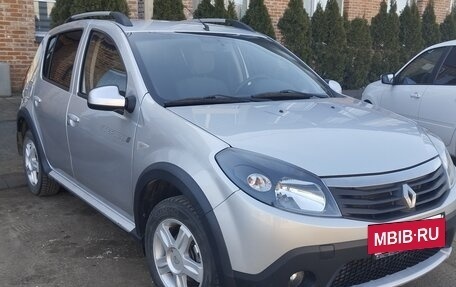 Renault Sandero I, 2014 год, 930 000 рублей, 2 фотография