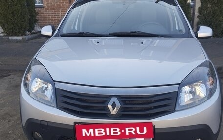 Renault Sandero I, 2014 год, 930 000 рублей, 3 фотография
