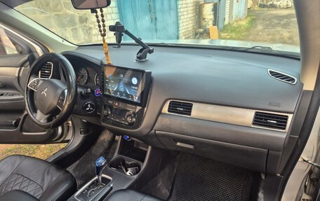 Mitsubishi Outlander III рестайлинг 3, 2015 год, 1 550 000 рублей, 11 фотография