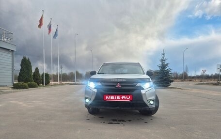 Mitsubishi Outlander III рестайлинг 3, 2015 год, 1 550 000 рублей, 7 фотография