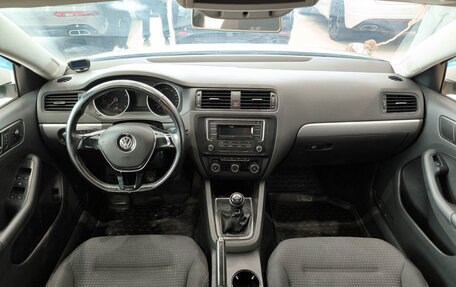 Volkswagen Jetta VI, 2016 год, 1 350 000 рублей, 17 фотография