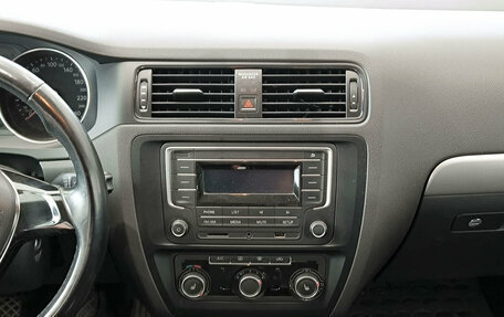 Volkswagen Jetta VI, 2016 год, 1 350 000 рублей, 18 фотография