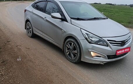 Hyundai Solaris II рестайлинг, 2015 год, 650 000 рублей, 1 фотография