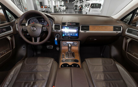 Volkswagen Touareg III, 2013 год, 2 440 000 рублей, 8 фотография