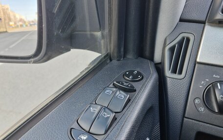 Mercedes-Benz Viano, 2011 год, 2 000 000 рублей, 19 фотография