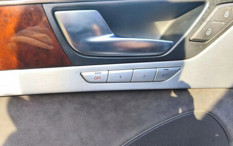 Audi A8, 2010 год, 1 300 000 рублей, 17 фотография