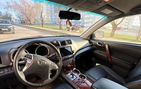 Toyota Highlander III, 2011 год, 2 100 000 рублей, 8 фотография