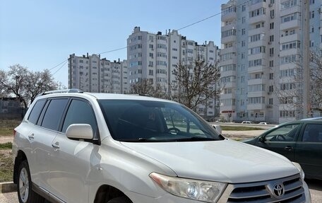 Toyota Highlander III, 2011 год, 2 100 000 рублей, 3 фотография