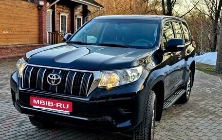 Toyota Land Cruiser Prado 150 рестайлинг 2, 2021 год, 5 449 000 рублей, 2 фотография