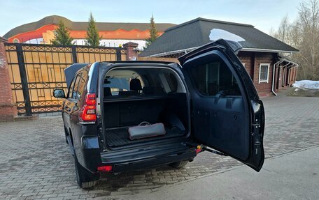 Toyota Land Cruiser Prado 150 рестайлинг 2, 2021 год, 5 449 000 рублей, 10 фотография