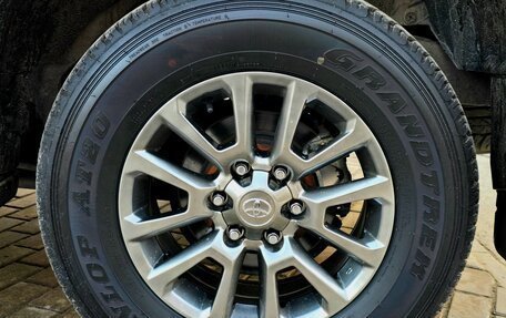 Toyota Land Cruiser Prado 150 рестайлинг 2, 2021 год, 5 449 000 рублей, 18 фотография