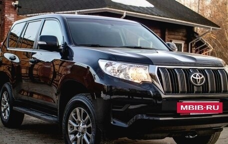 Toyota Land Cruiser Prado 150 рестайлинг 2, 2021 год, 5 449 000 рублей, 8 фотография